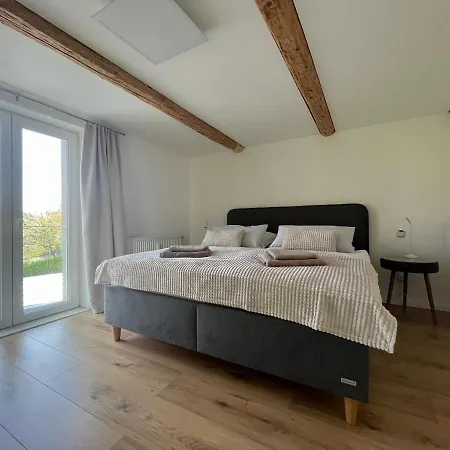 Ferienhaus „am Sandstein“ *